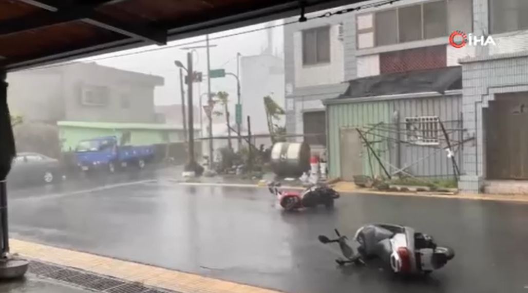 Tayvan’da Haikui Tayfunu alarmı