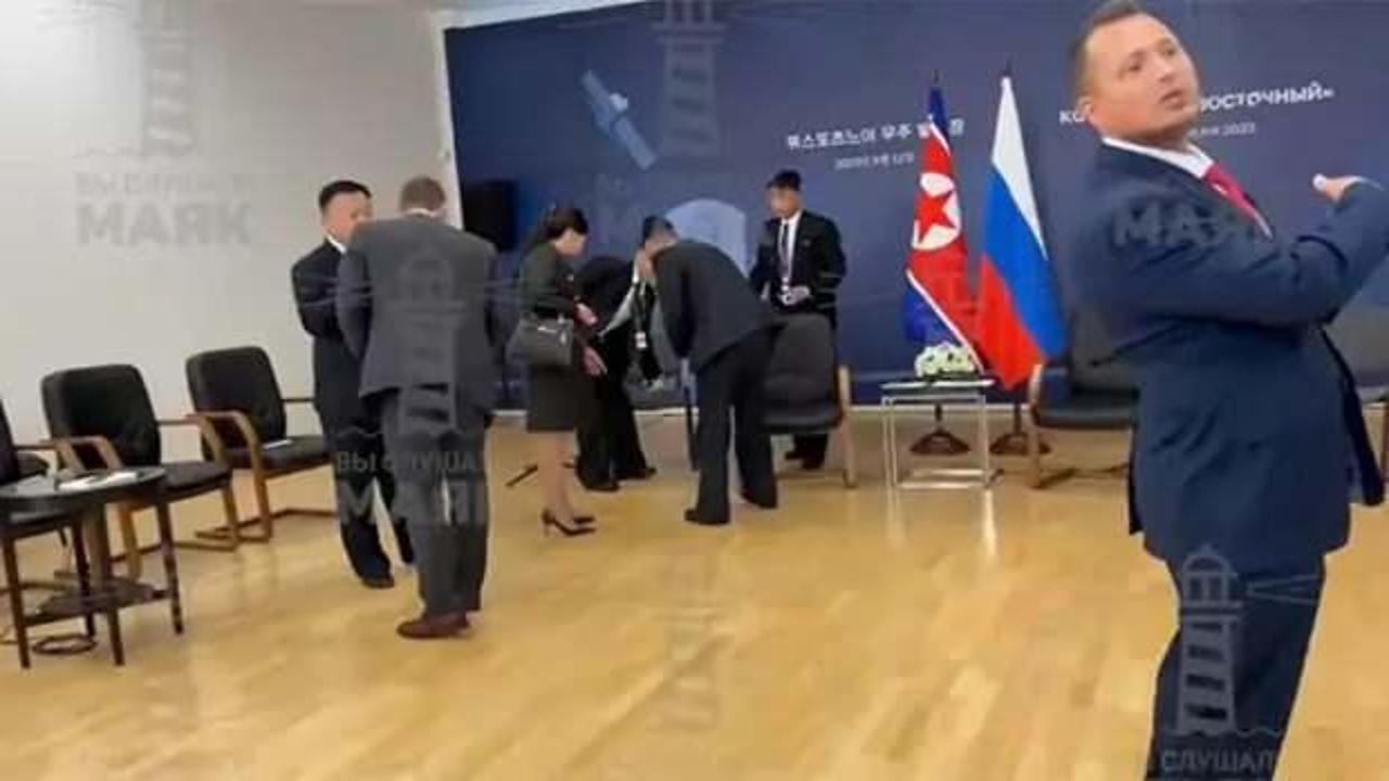 Dünyanın konuştuğu ziyarette ilginç anlar: Eli ayağına dolandı