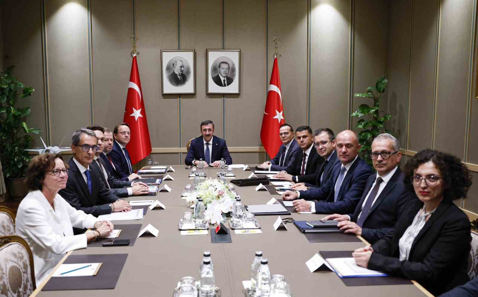 Cumhurbaşkanı Yardımcısı Yılmaz, AB Komisyonu Komşuluk ve Genişlemeden Sorumlu Komiseri Oliver Varhelyi’i ağırladı