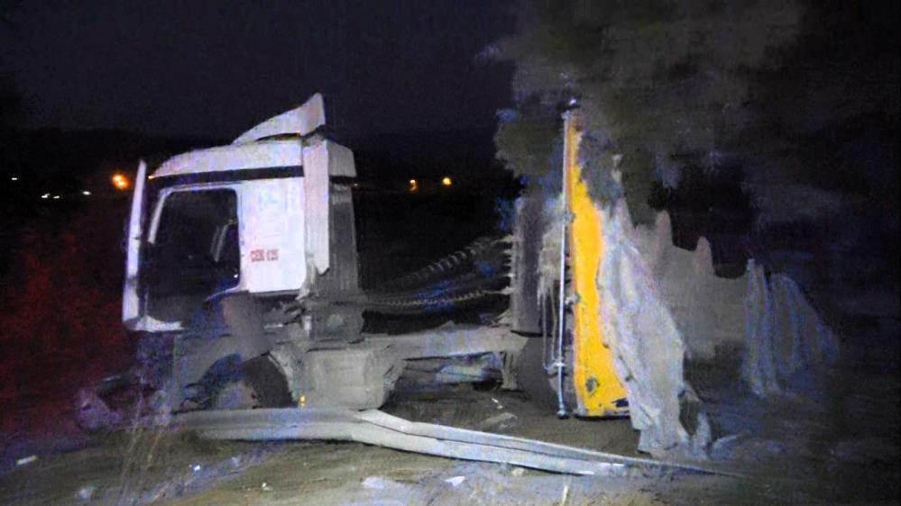 Kahreden kaza haberi: Otobüs ve TIR şarampole uçtu! Ölü ve yaralılar var