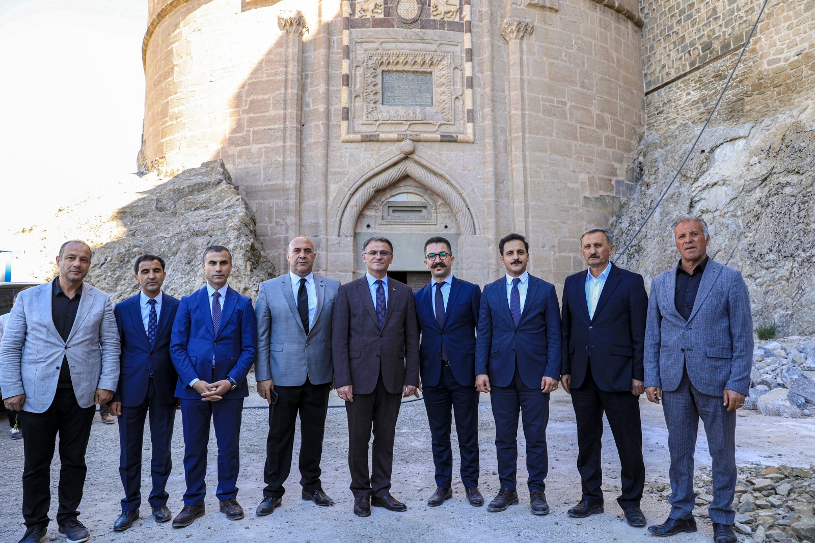 Tarihi Hoşap Kalesi turizme kazandırılıyor