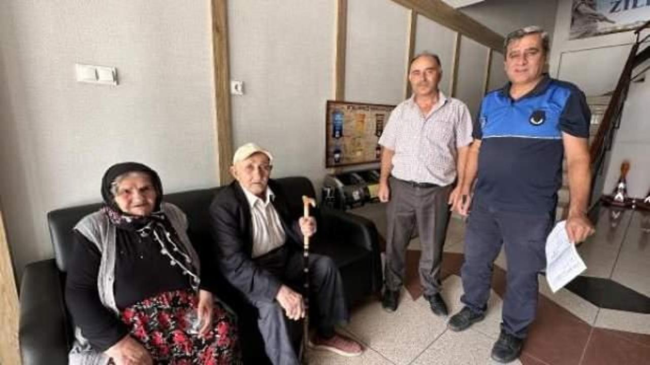 İçinde 3 aylık emekli maaşı olan cüzdanı, sahibine ulaştırdı