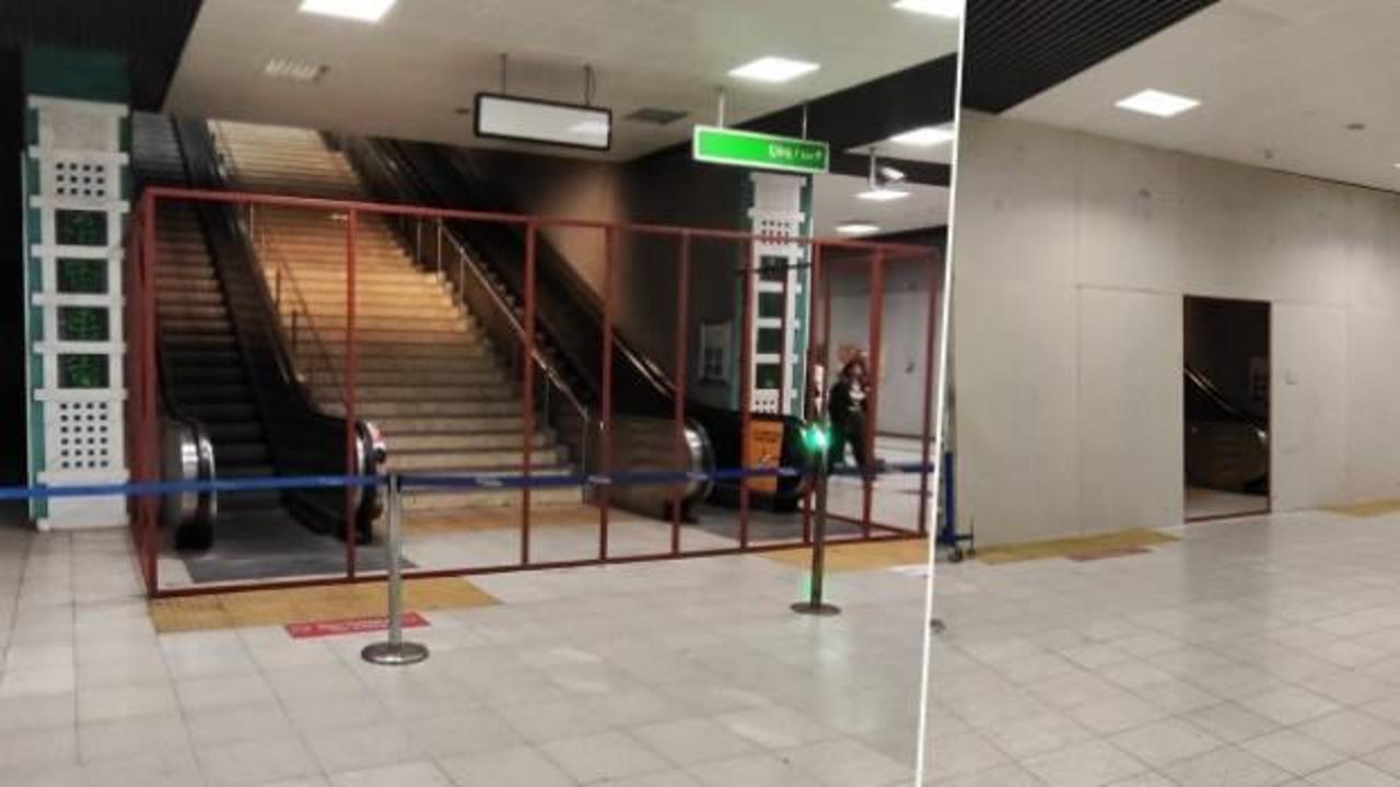 İstanbullu bunu da gördü: İBB tamir edemediği yürüyen merdiveni komple kapattı