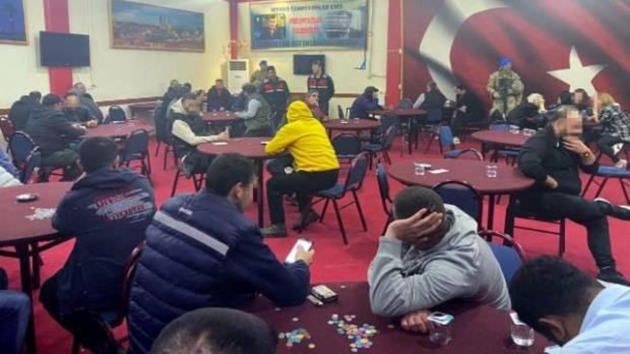 İzmir’de kumar oynarken suçüstü yakalanan 278 kişiye para cezası