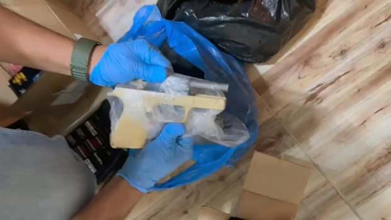 Kaçak silah üretimi yapılan eve baskın! Onlarca silah ele geçirildi!