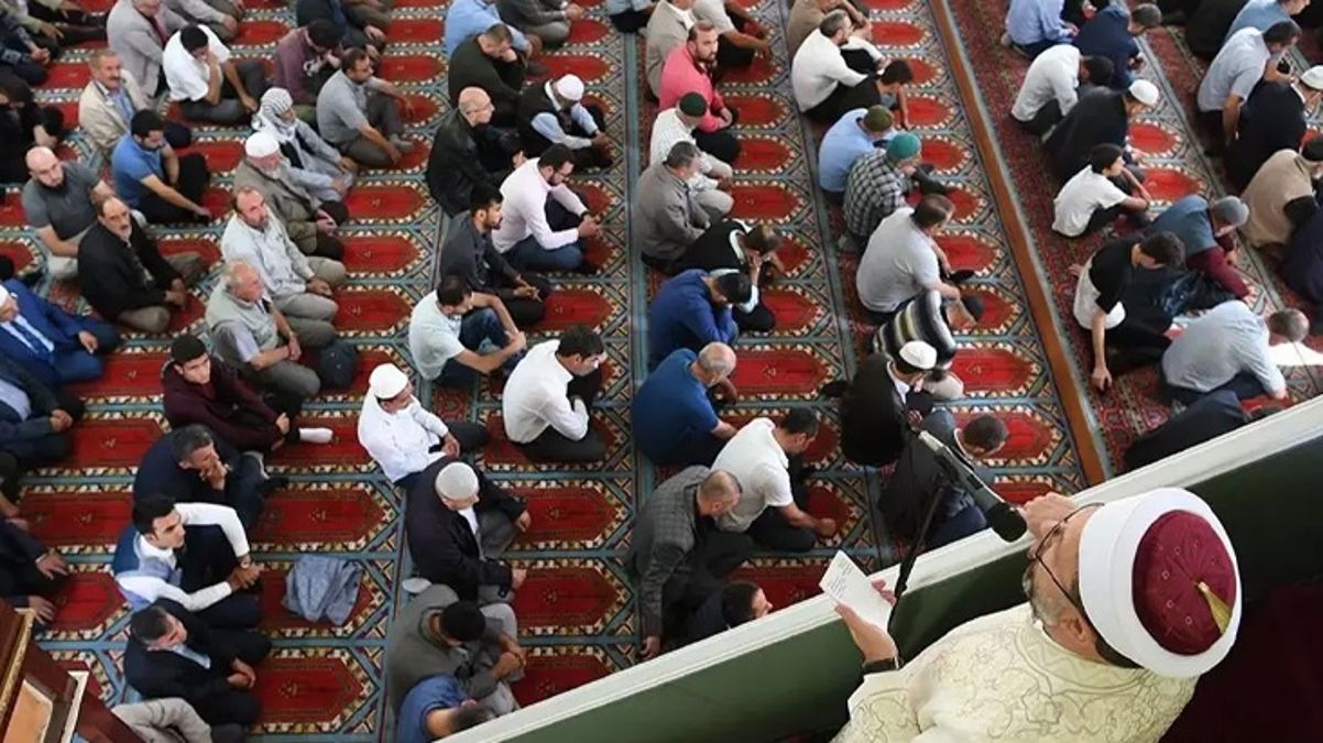 Kira anlaşmazlıkları cuma hutbesinde! Bu sözler hem kiracılara hem ev sahiplerine