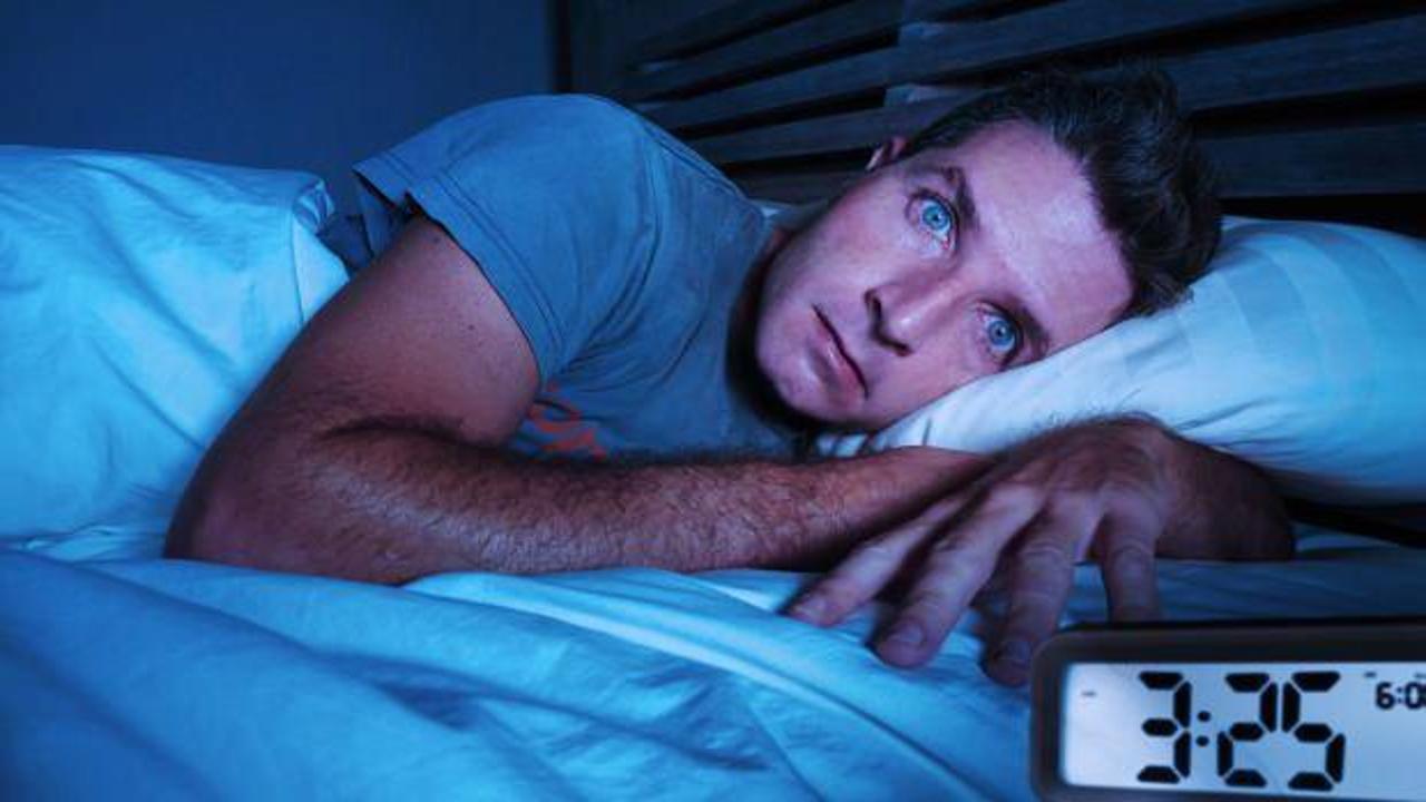 Kronik insomnia belirtileri nelerdir? Uykusuzluk ve gece uyumamak vücutta ne yapar?