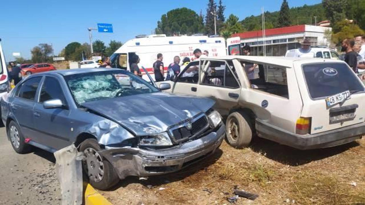 Muğla’da iki otomobil çarpıştı: 7 kişi yaralandı