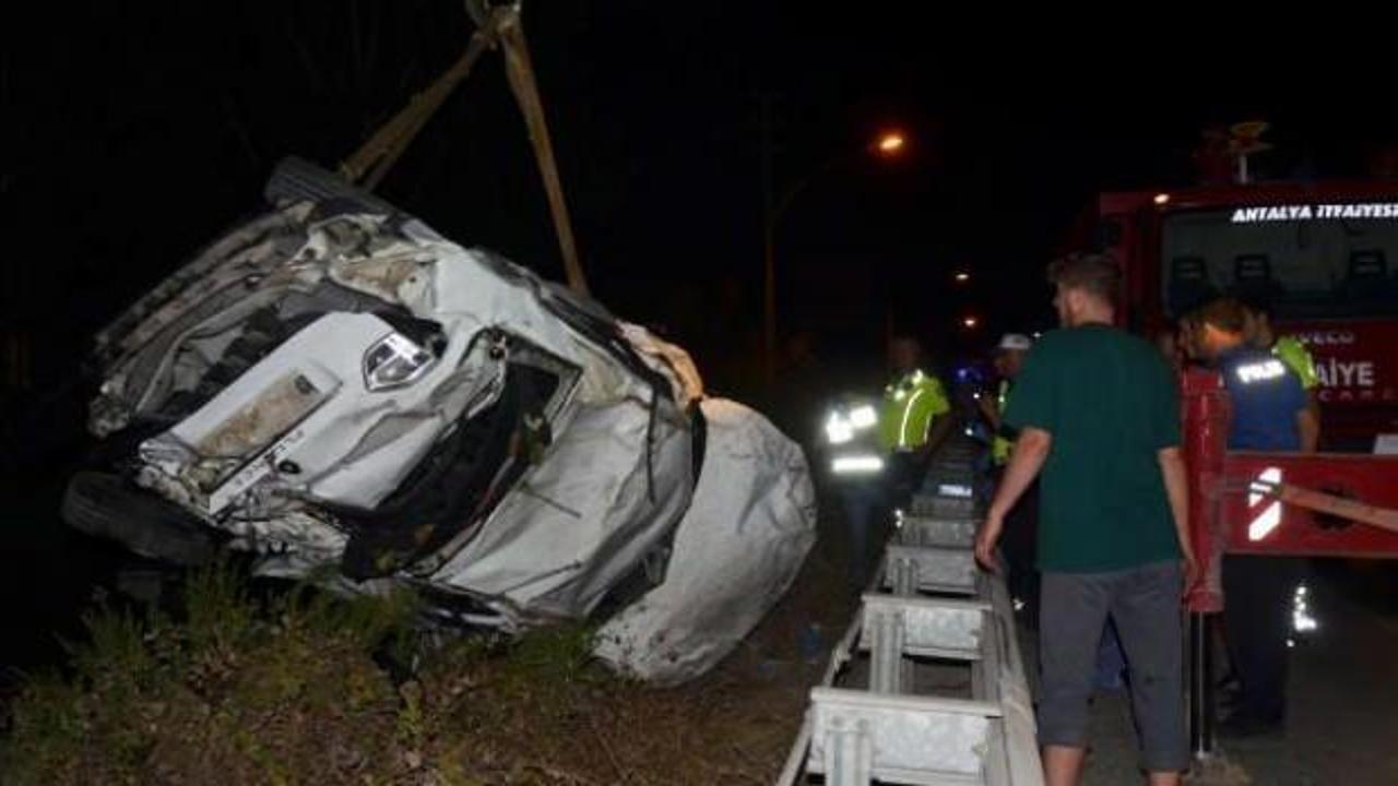 Otomobil, şarampole uçtu: 2 ölü