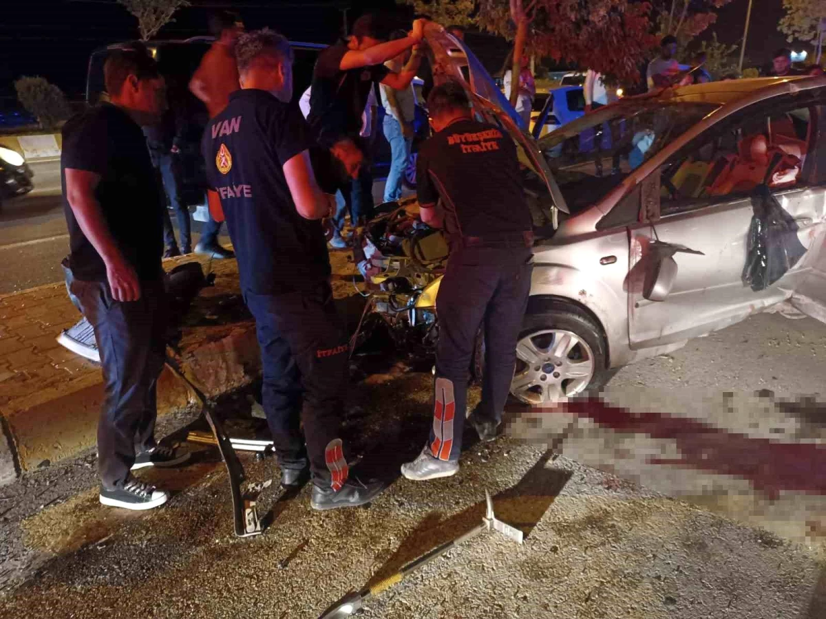 Van’ın Edremit ilçesinde otomobil ile kamyonet çarpıştı: 3 yaralı