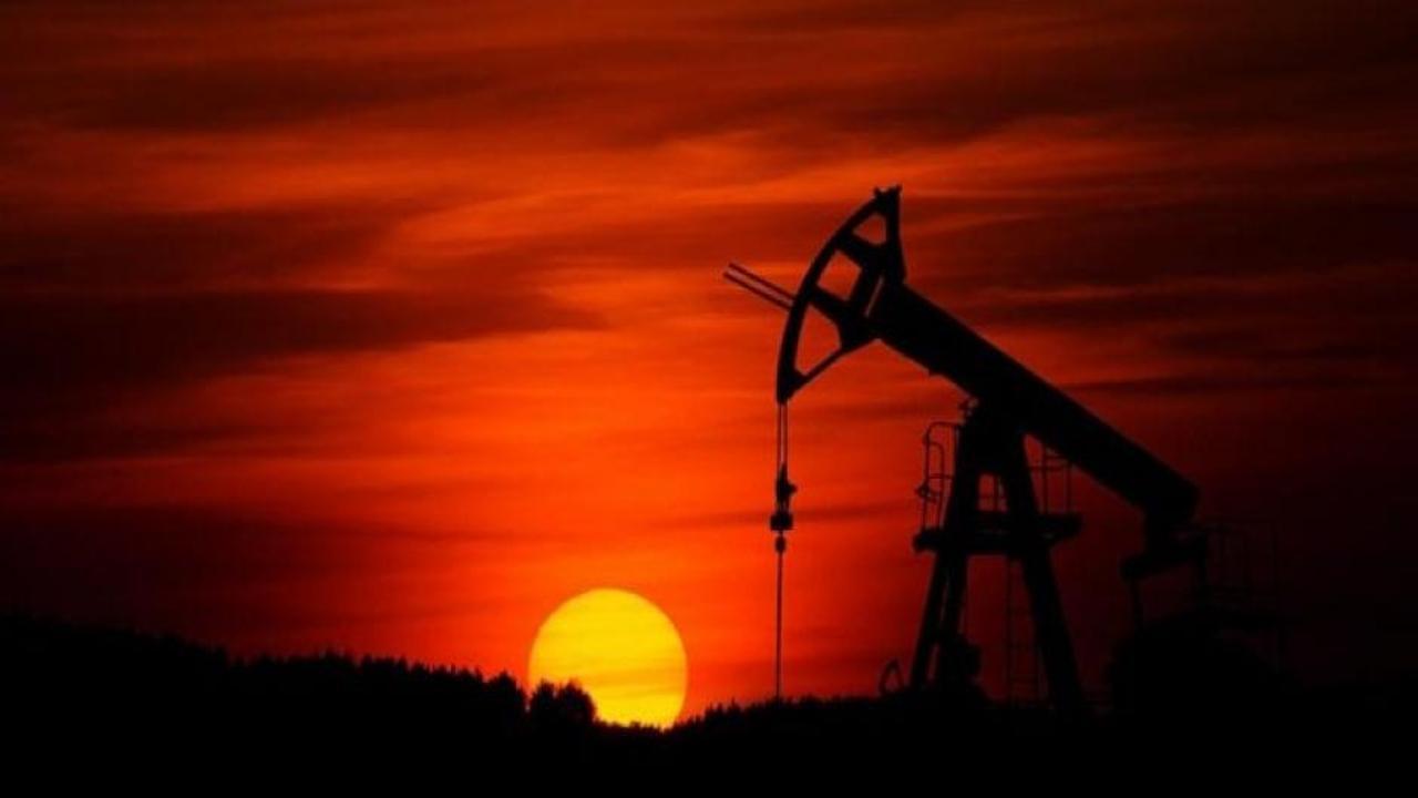 S. Arabistan ve Rusya karar aldı: Petrol fiyatları son 10 ayın zirvesini gördü!