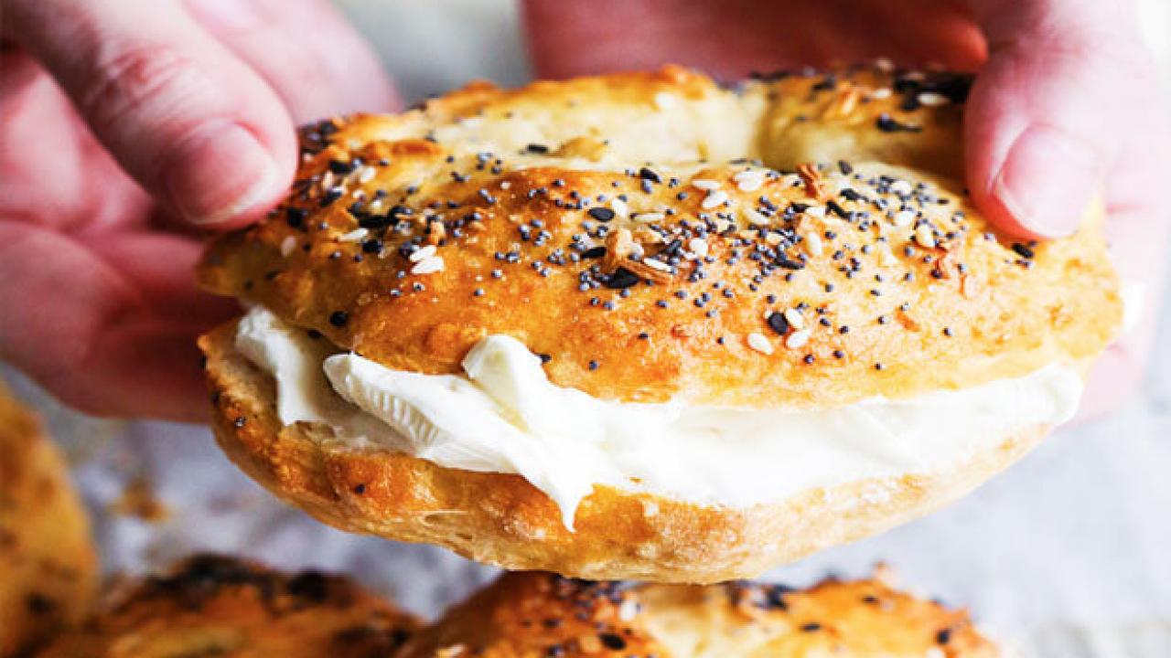 Sadece 25 dakika: Mayasız kolay simit tarifi, nasıl yapılır?