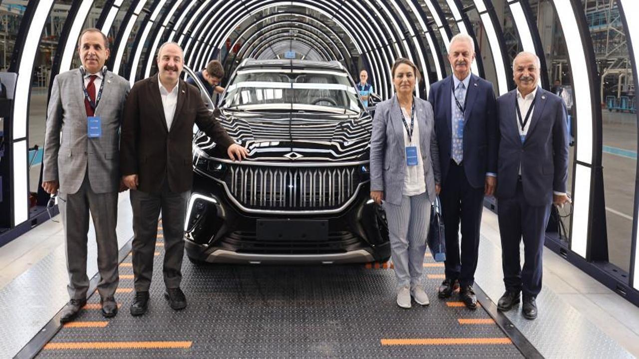 Togg Fabrikası’nda bir ilk! CHP’li vekillerden Togg’a övgü