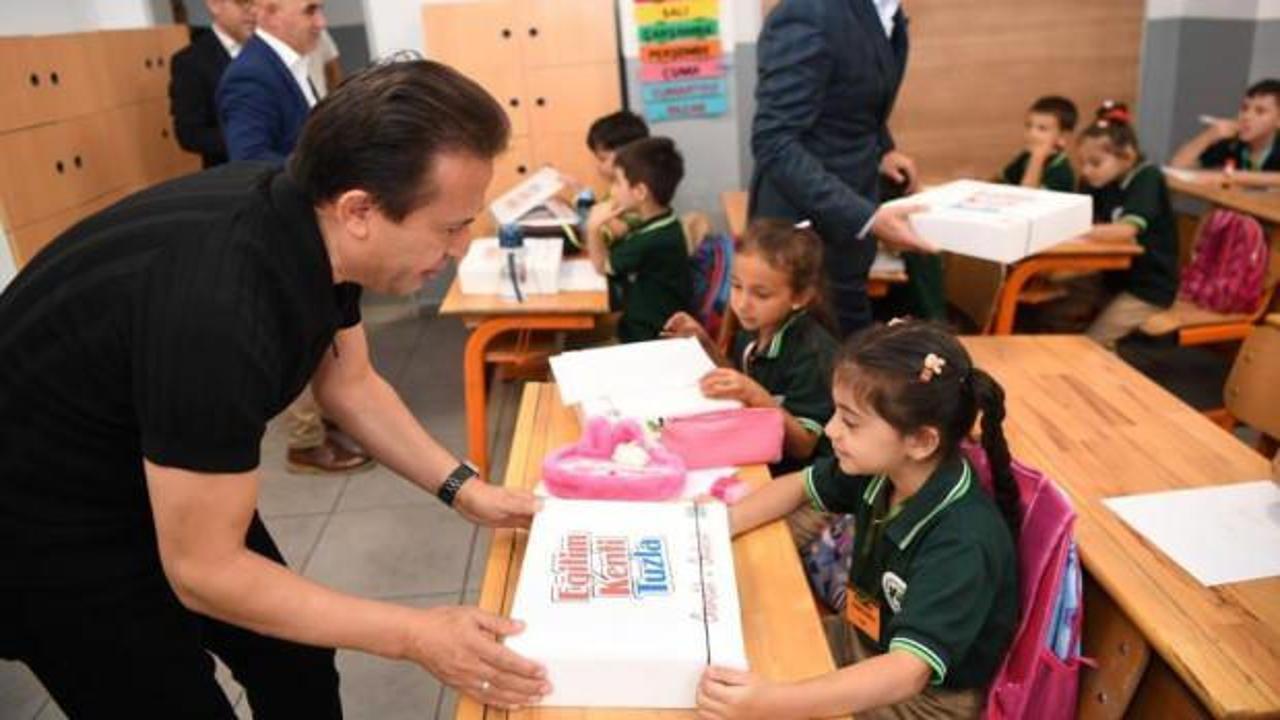 Tuzla Belediyesi’nden 50 bin öğrenciye kırtasiye seti