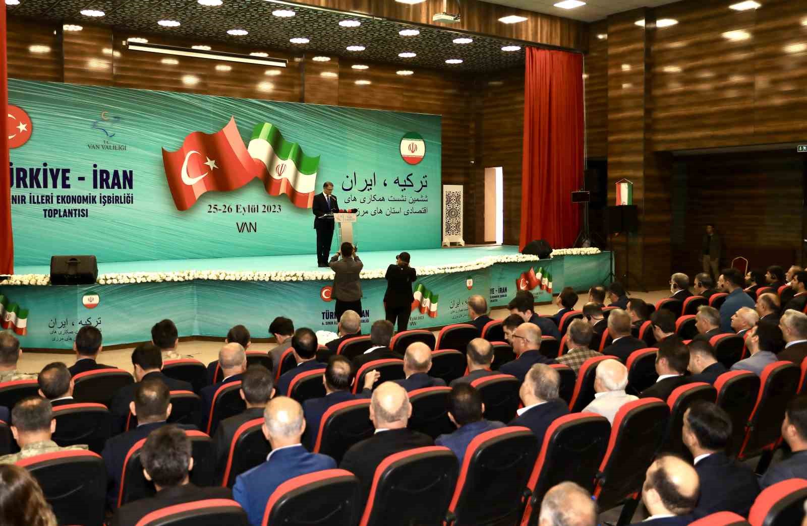 Van’da Türkiye-İran heyetleri arasında “Sınır İlleri Ekonomik İşbirliği Toplantısı” yapıldı