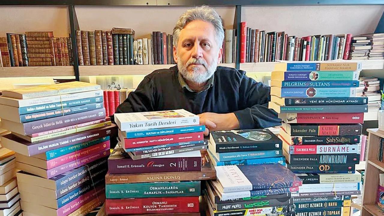 Yazarlar depremzedeler için imzaladı