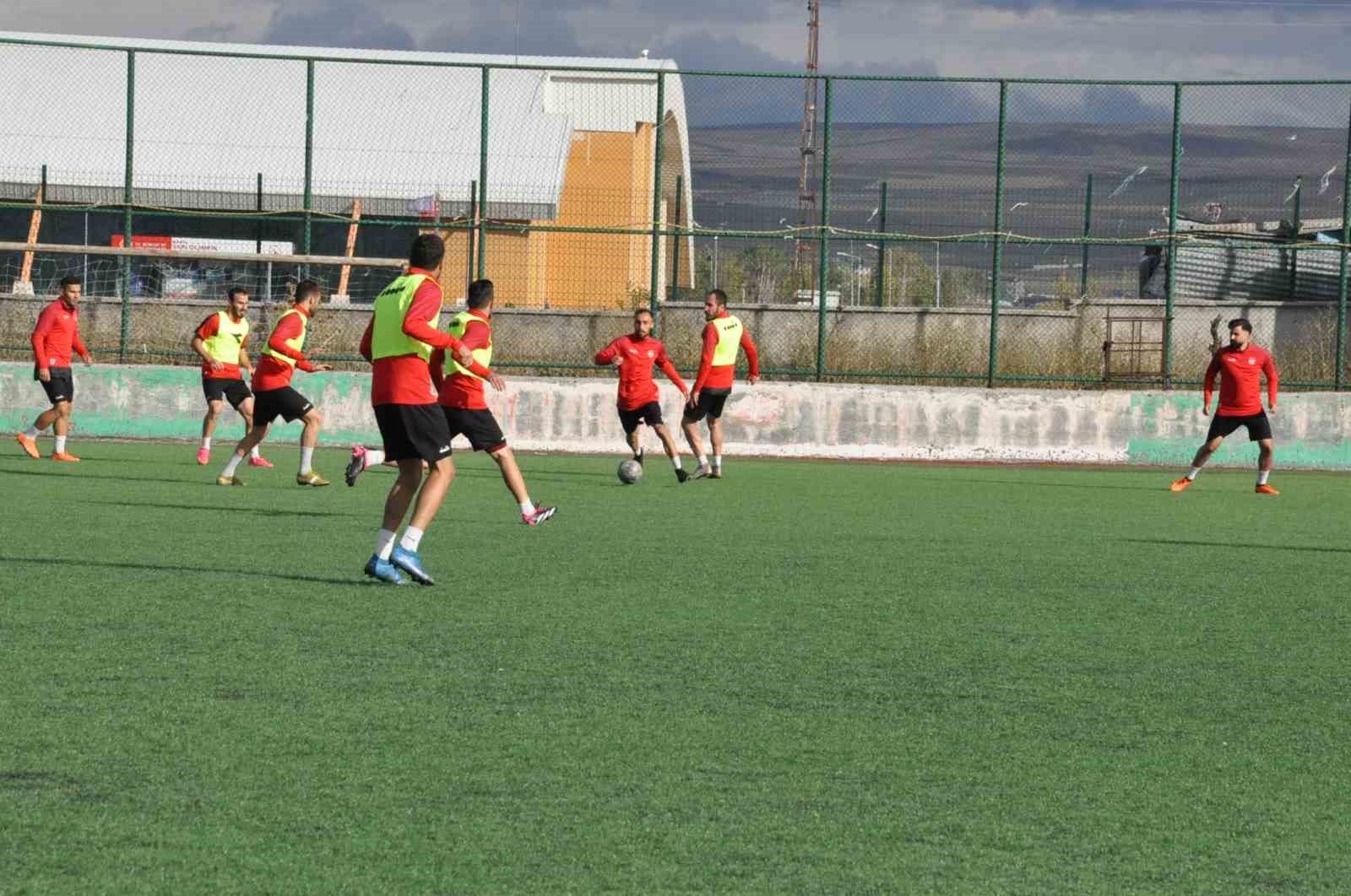 Kars 36 Spor hazırlıklarını sürdürüyor