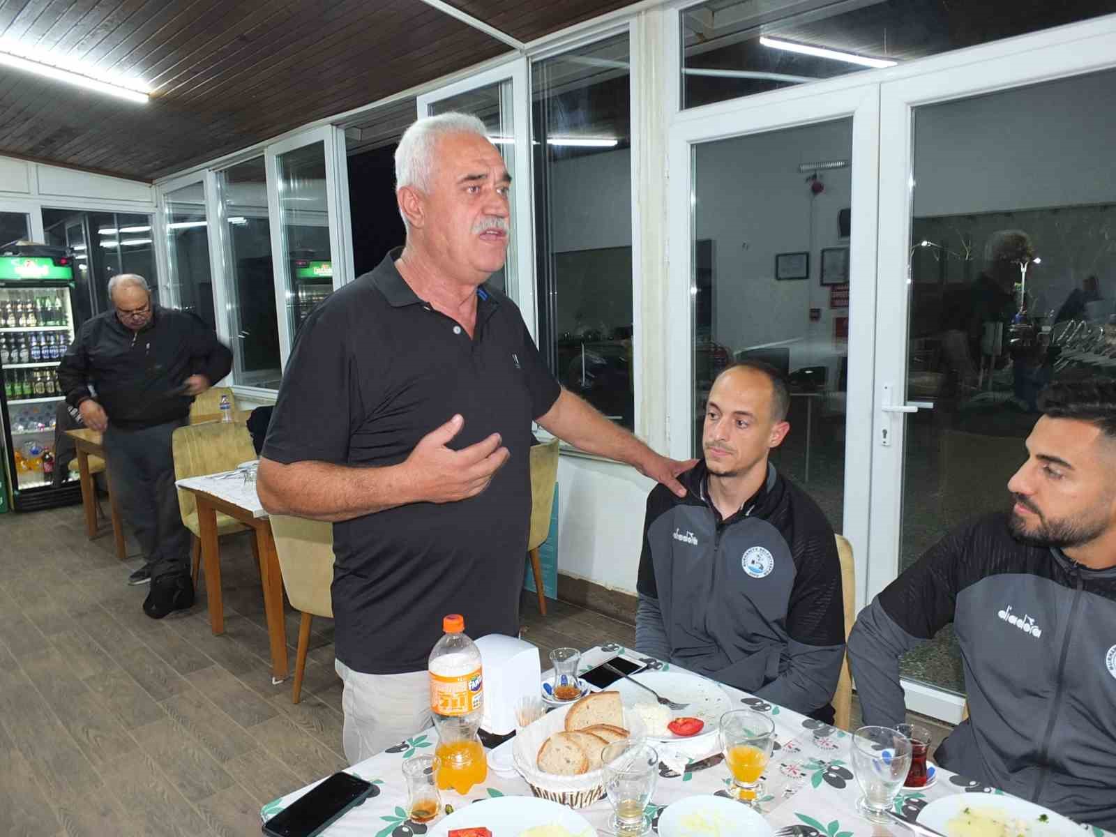 Burhaniye’de,  Belediyespor moral depoladı