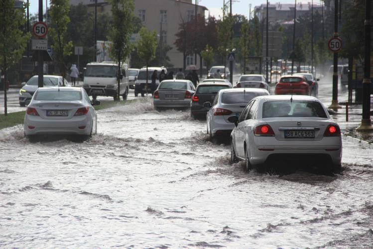 Son dakika: Birçok il sarı ve turuncu kodla uyarıldı! Samsun'da okullar tatil edildi...