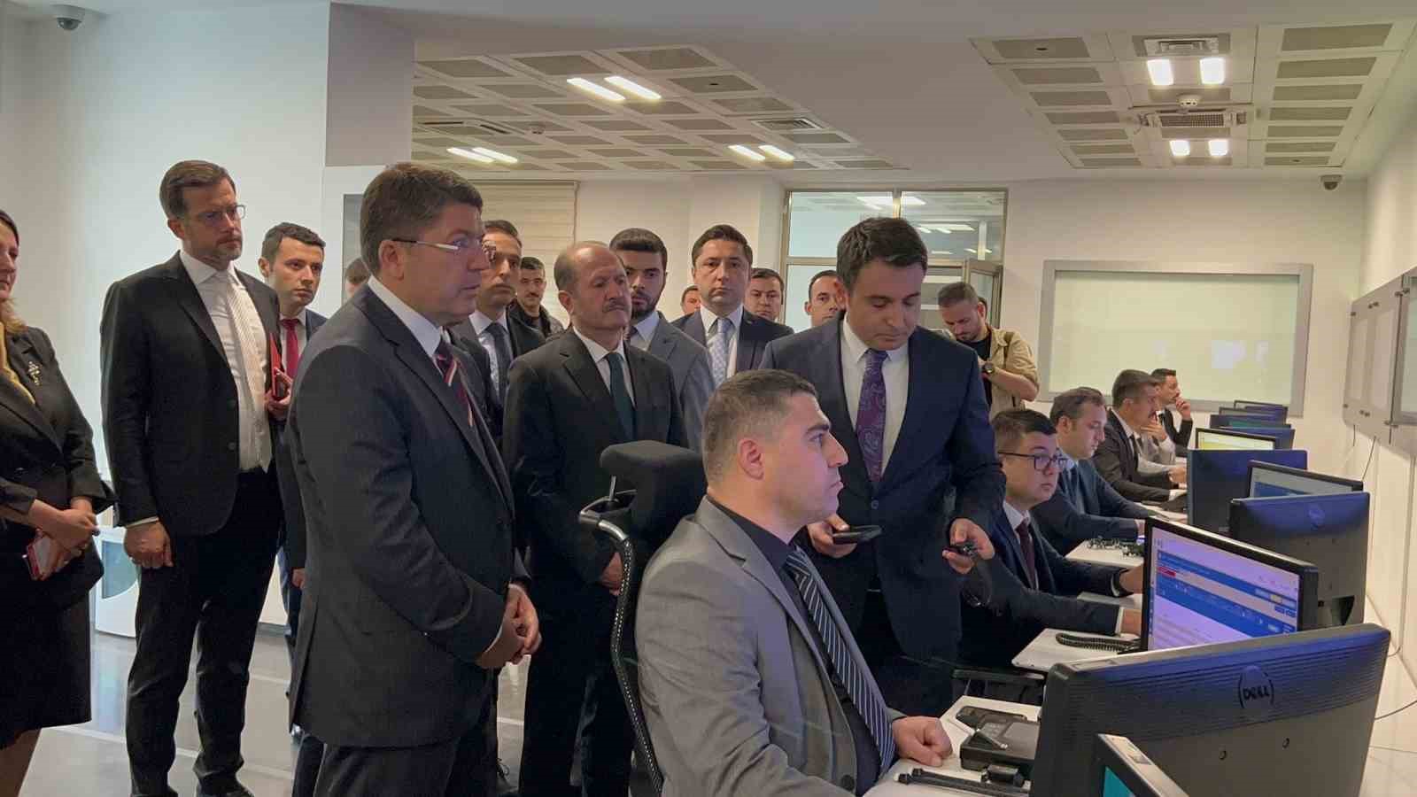 Bakan Tunç: “Ceza kurumlarında gerçekleştirdiğimiz fiziksel ve zihinsel dönüşümü dijital dönüşümle daha da ileriye taşıyoruz”