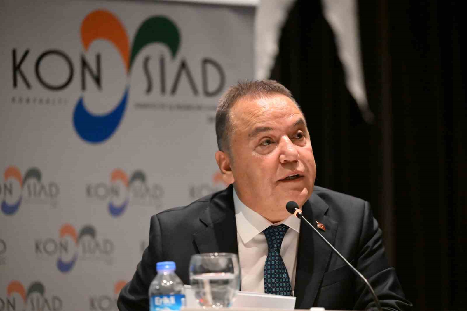 Başkan Böcek: “Falez ve Antalyaspor kavşağı kapanacak, orada yaşam alanı oluşacak”