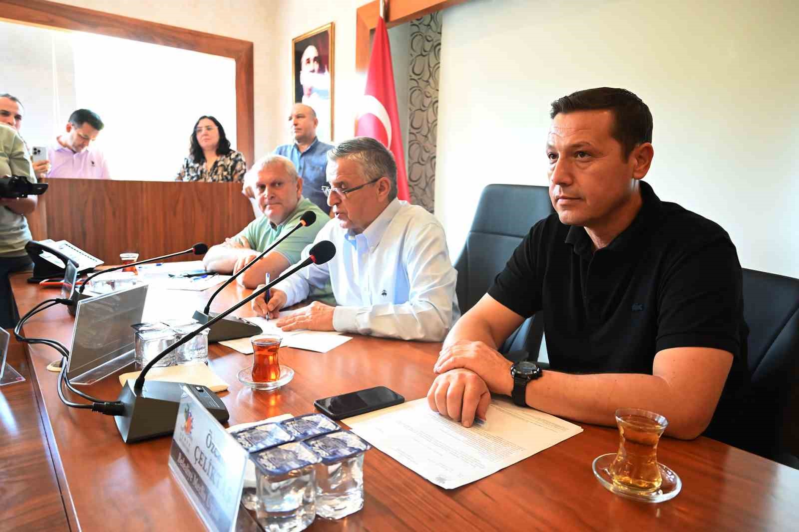 Başkan Topaloğlu: “Göynük ve Tekirova’ya kapalı pazar yeri geliyor”