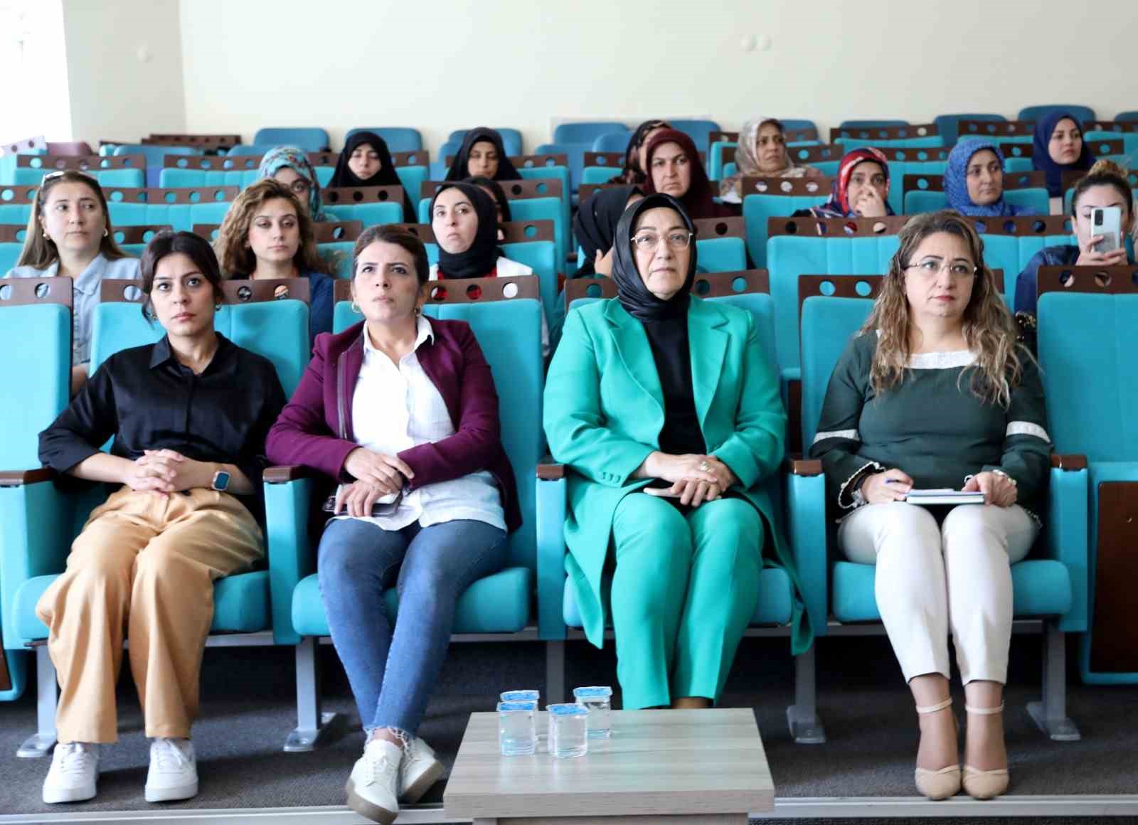 Van Büyükşehir Belediyesinden ‘aile içi iletişim’ semineri