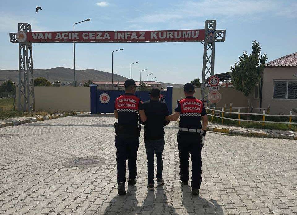 Van’da 10 yıl hapis cezası bulunan firari yakalandı