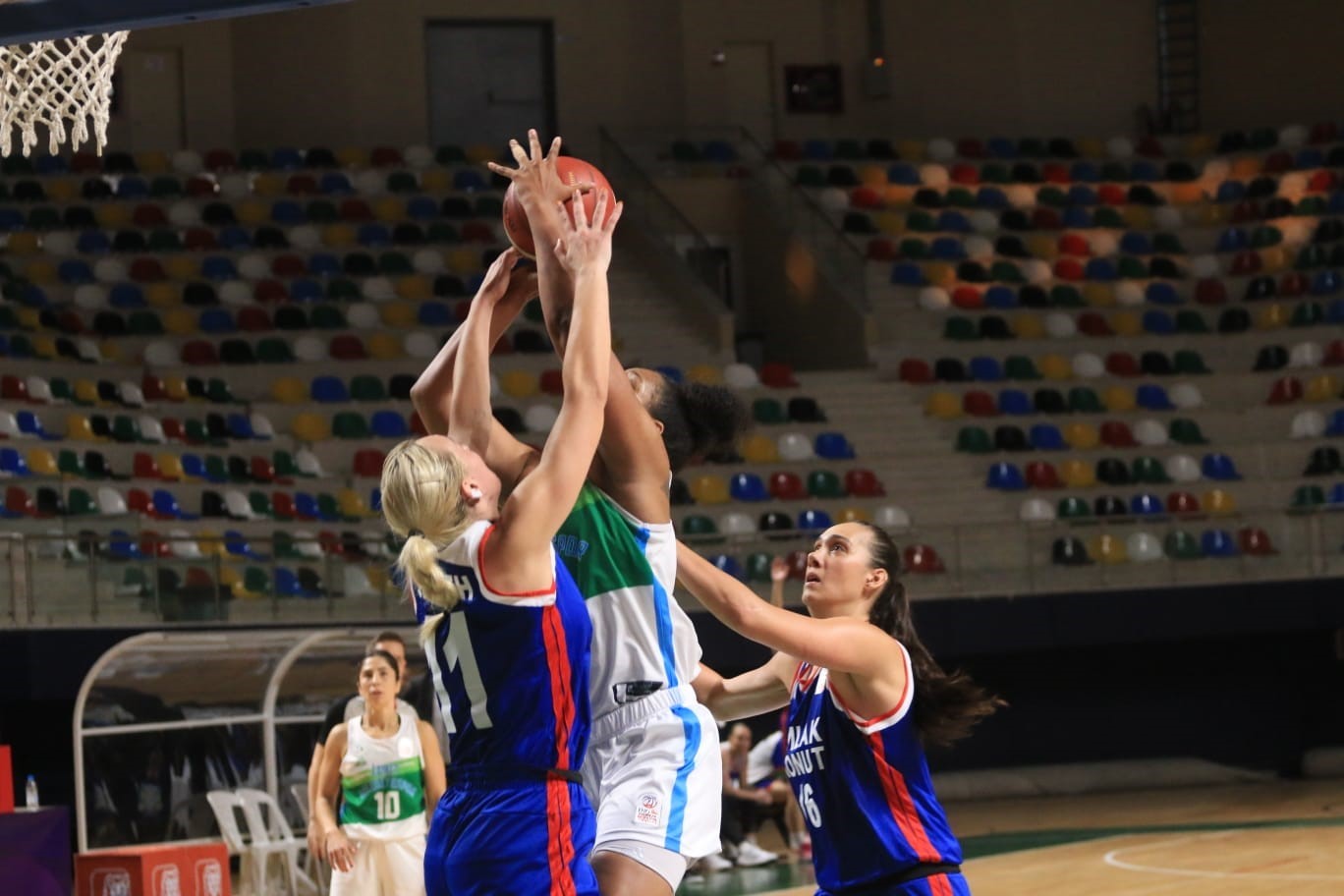 KBSL: İzmit Belediyespor: 64 – Emlak Konut: 85