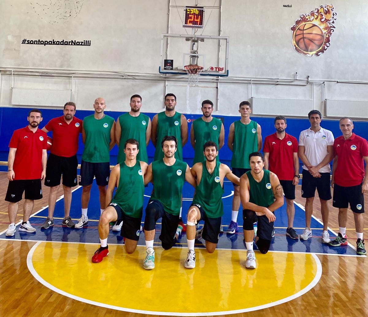 Sakarya Büyükşehir Basketbol hazırlık turnuvasında kupaya uzandı