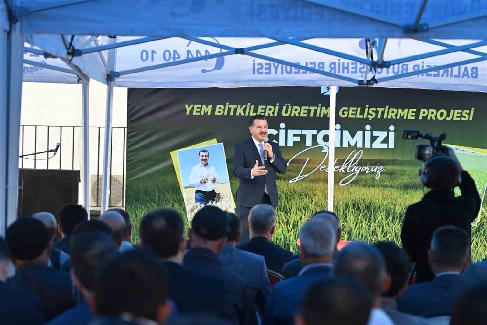 Balıkesir Büyükşehir’den üreticiye süt otu tohumu desteği