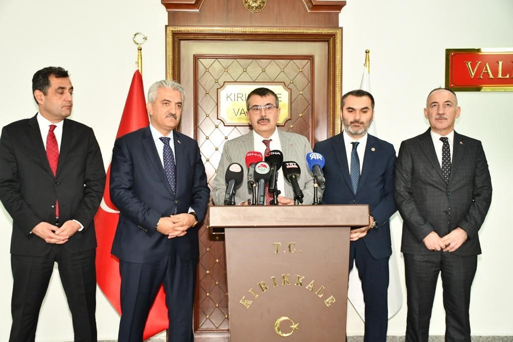 Bakan Tekin’den İsrail-Filistin savaşı açıklaması: “Üzerimize düşeni yapıyoruz”