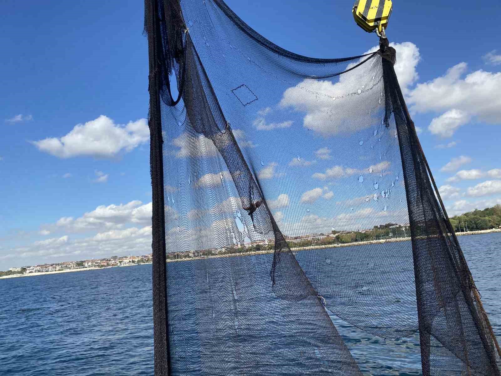İstanbul’da 9 yılda yaklaşık 345 bin hayalet ağ denizden çıkarıldı
