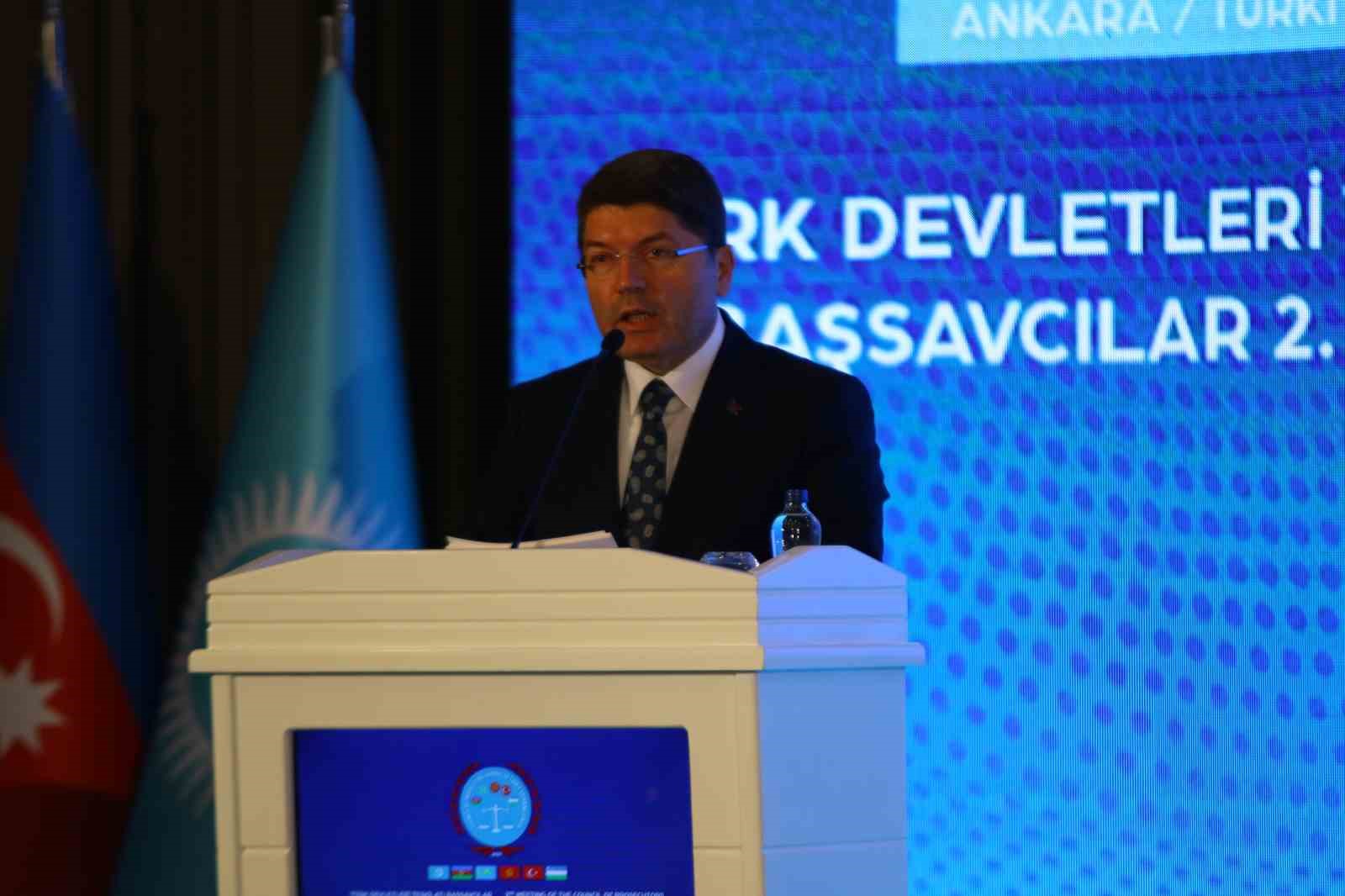 Bakan Tunç: “İstisnalar dışında dünya iade taleplerimiz konusunda başarılı bir sınav vermemiştir, tüm dünyayı bu çifte standardı sonlandırmaya davet ediyorum”