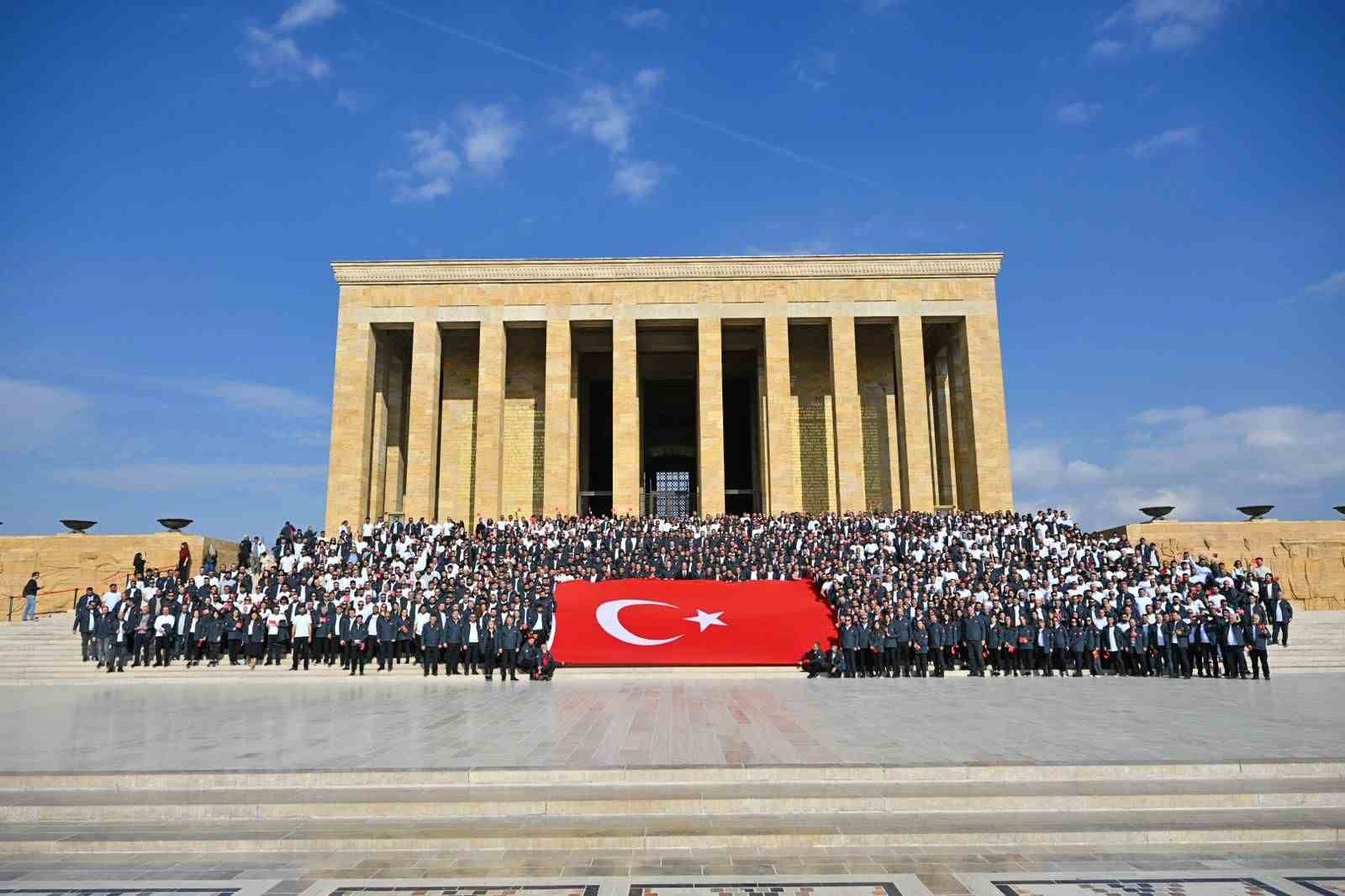 Betek Boya yönetimi ve çalışanları Anıtkabir’i ziyaret etti