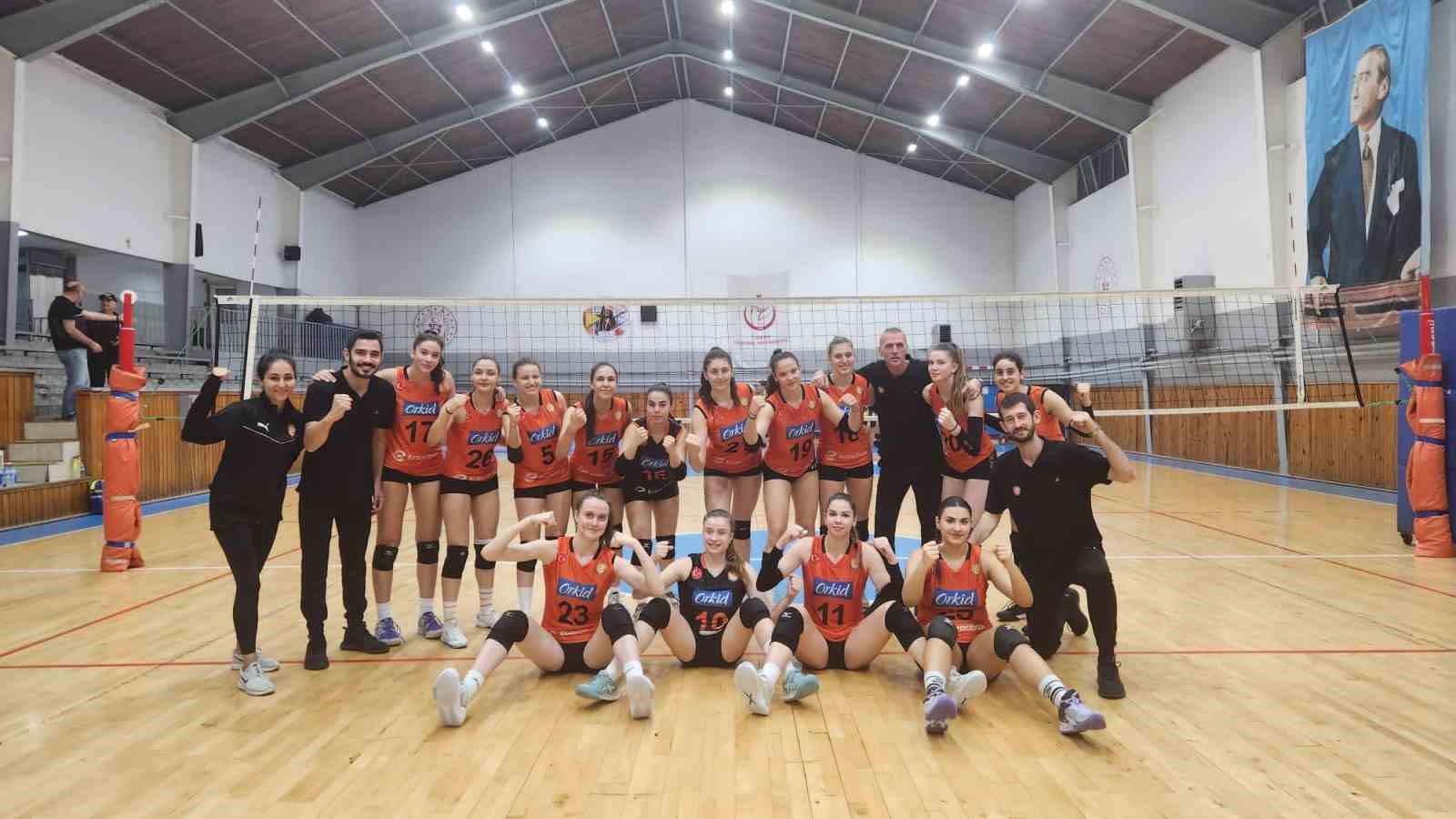 Eczacıbaşı 2. Lig Voleybol Takımı, 3’te 3 yaptı