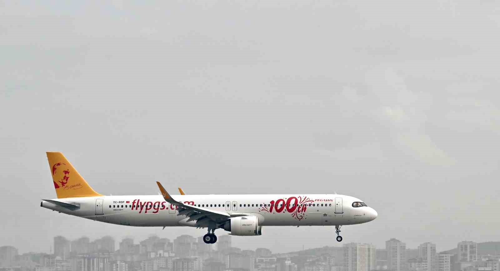 Cumhuriyet’in 100’üncü yılında Pegasus’tan 1000 kız öğrenciye TEV bursu