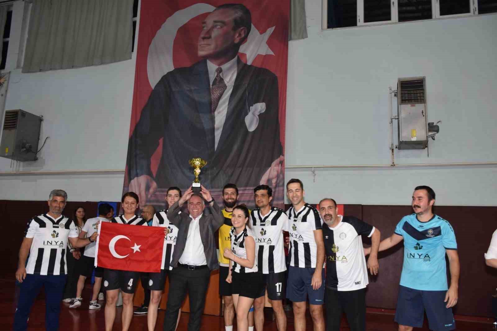 Cumhuriyet Kupası Germencik Belediyesi’nin oldu