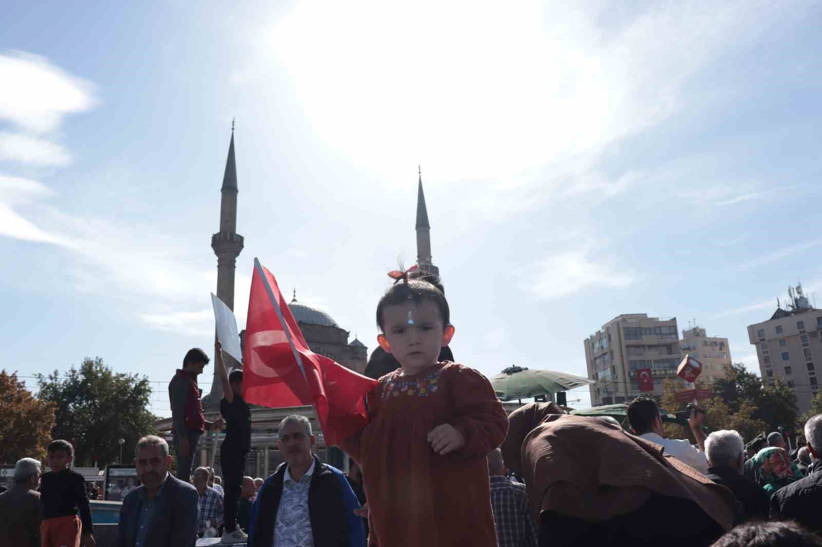 Bakan Özhaseki: “Onların amaçları çıkardır, sömürüdür”
