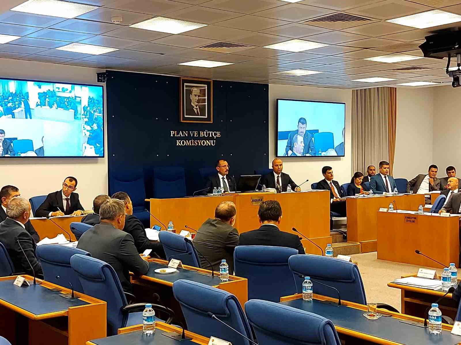 ’Emekliye tek seferlik 5 bin liralık ödeme’ düzenlemesi Plan Bütçe Komisyonu’nda kabul edildi