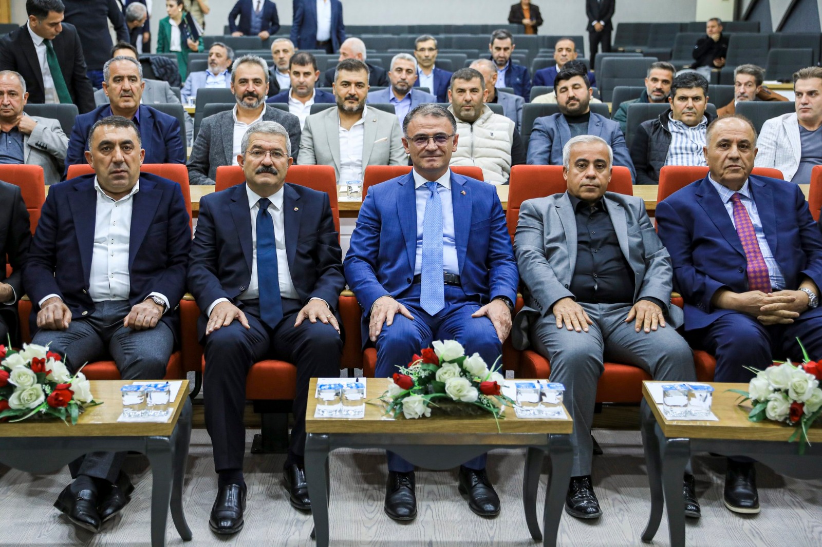 Van Valisi Balcı, Vanlı iş adamlarının toplantısına katıldı