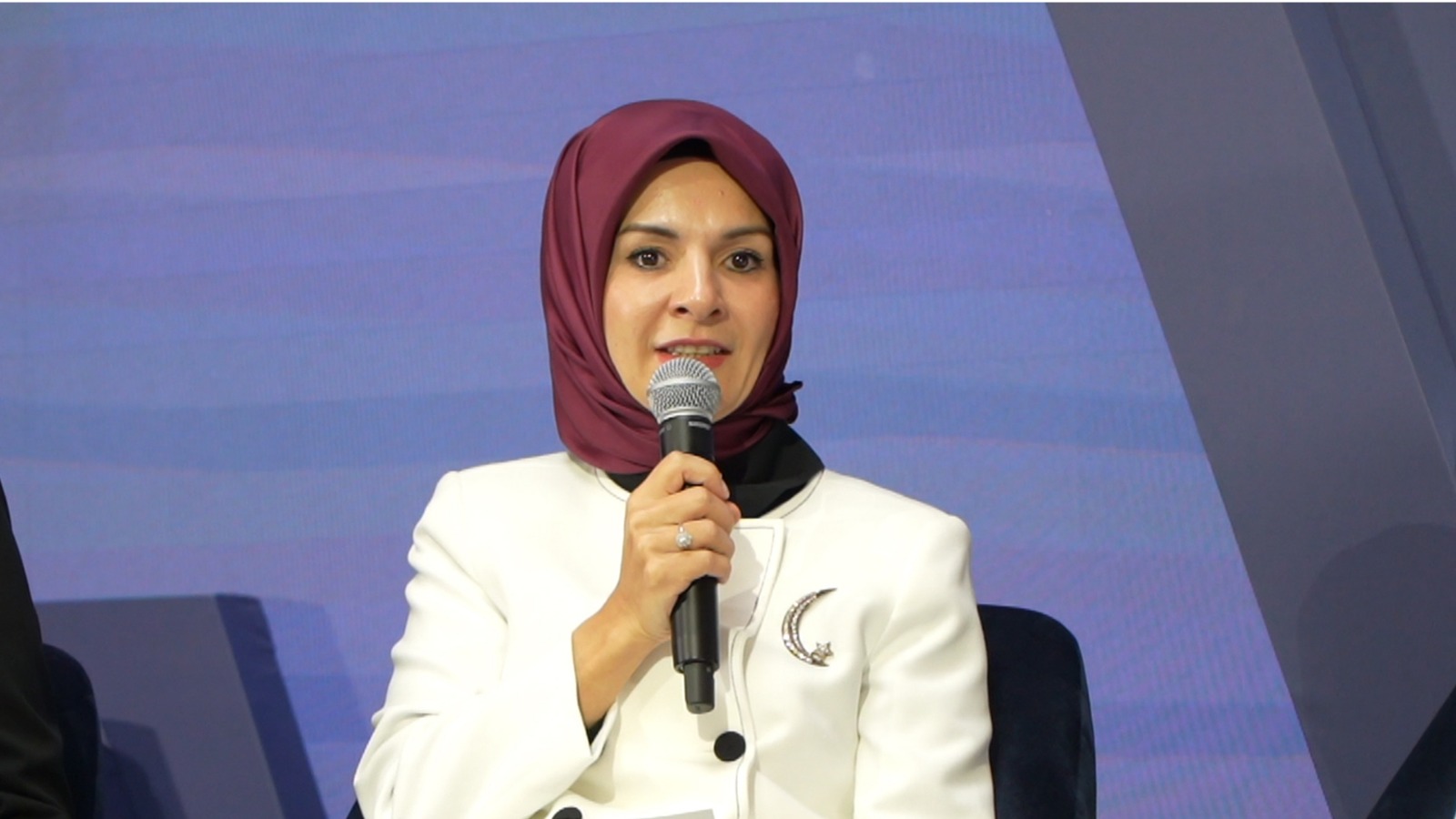 3,25 milyar TL tutarındaki aylıklar hesaplara yatırıldı