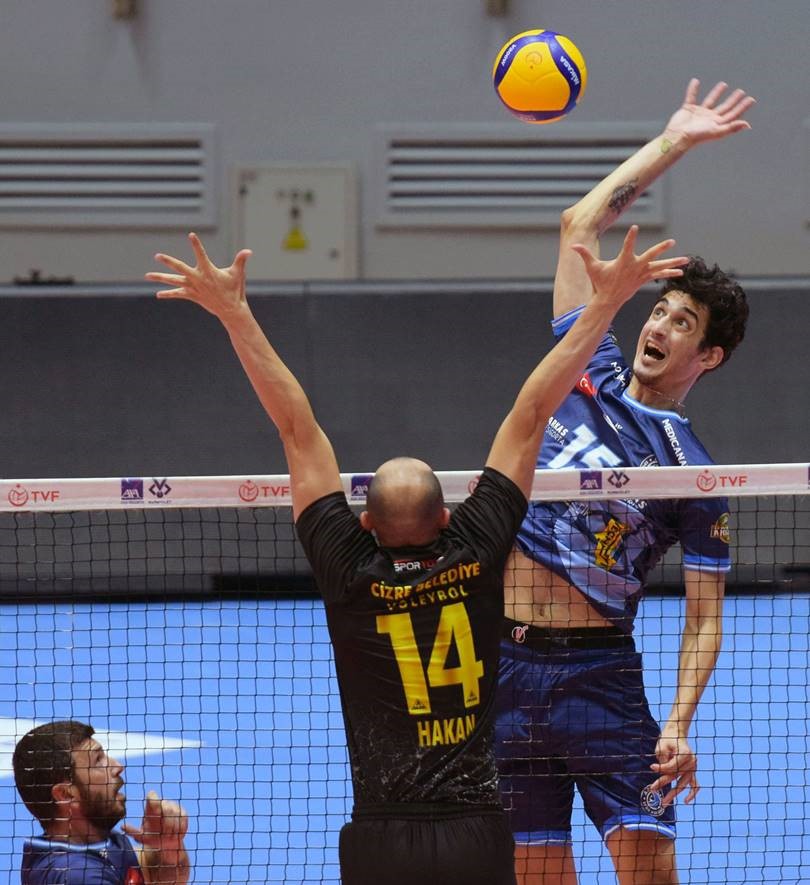 TSYD İzmir Voleybol Turnuvası başladı