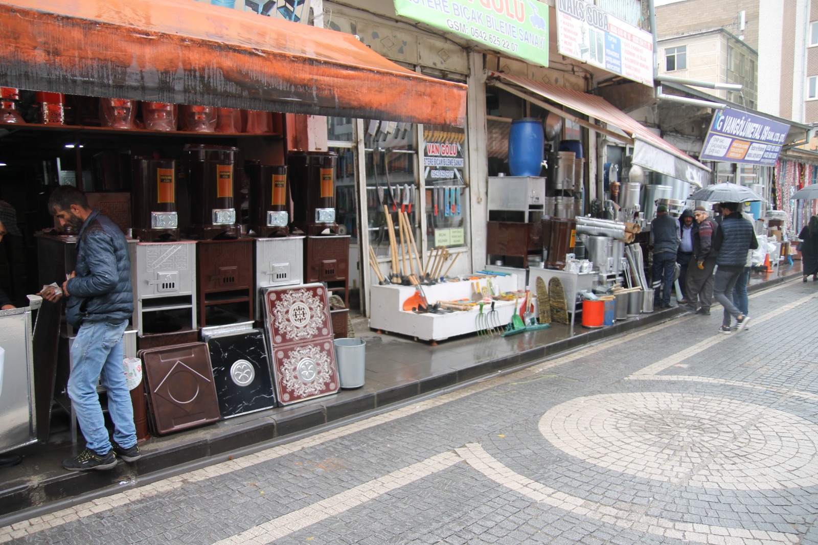 Van’ın Tarihi Sobacılar Çarşısı hareketlendi