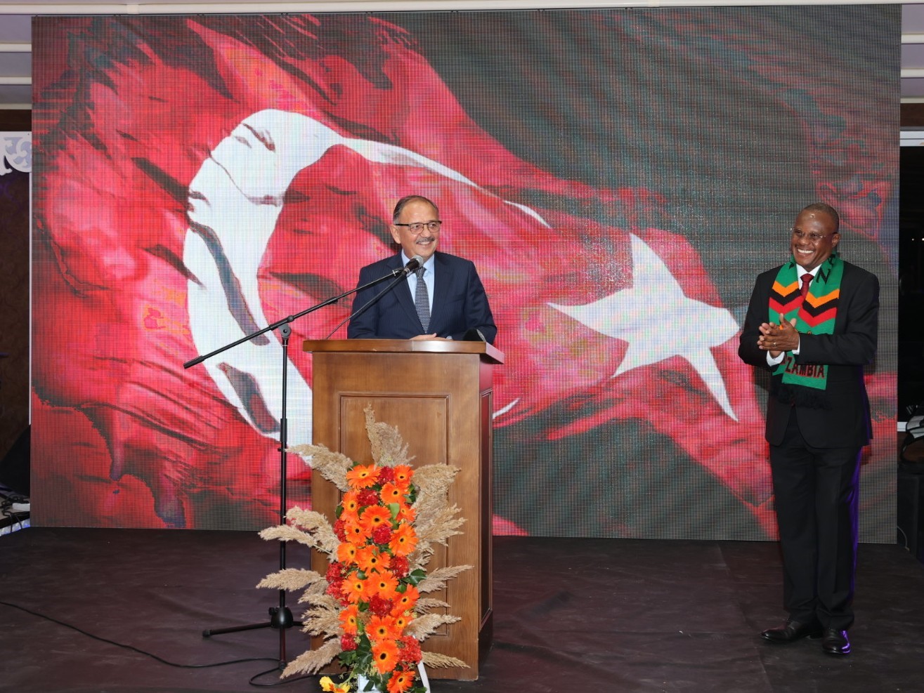 Bakan Özhaseki: “Zambiya Cumhuriyeti ile dostluk temelli ilişkilerimizi kararlılıkla sürdüreceğiz”