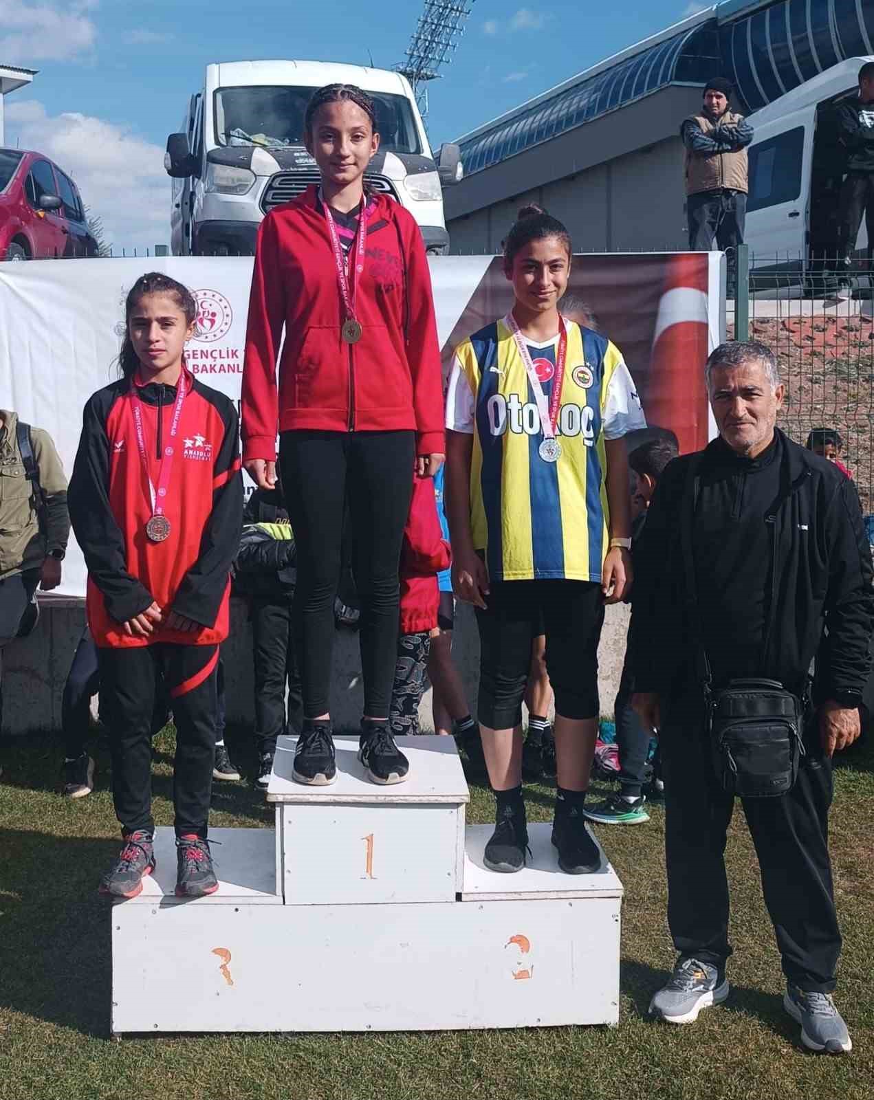Elazığlı 7 atlet Türkiye finallerinde