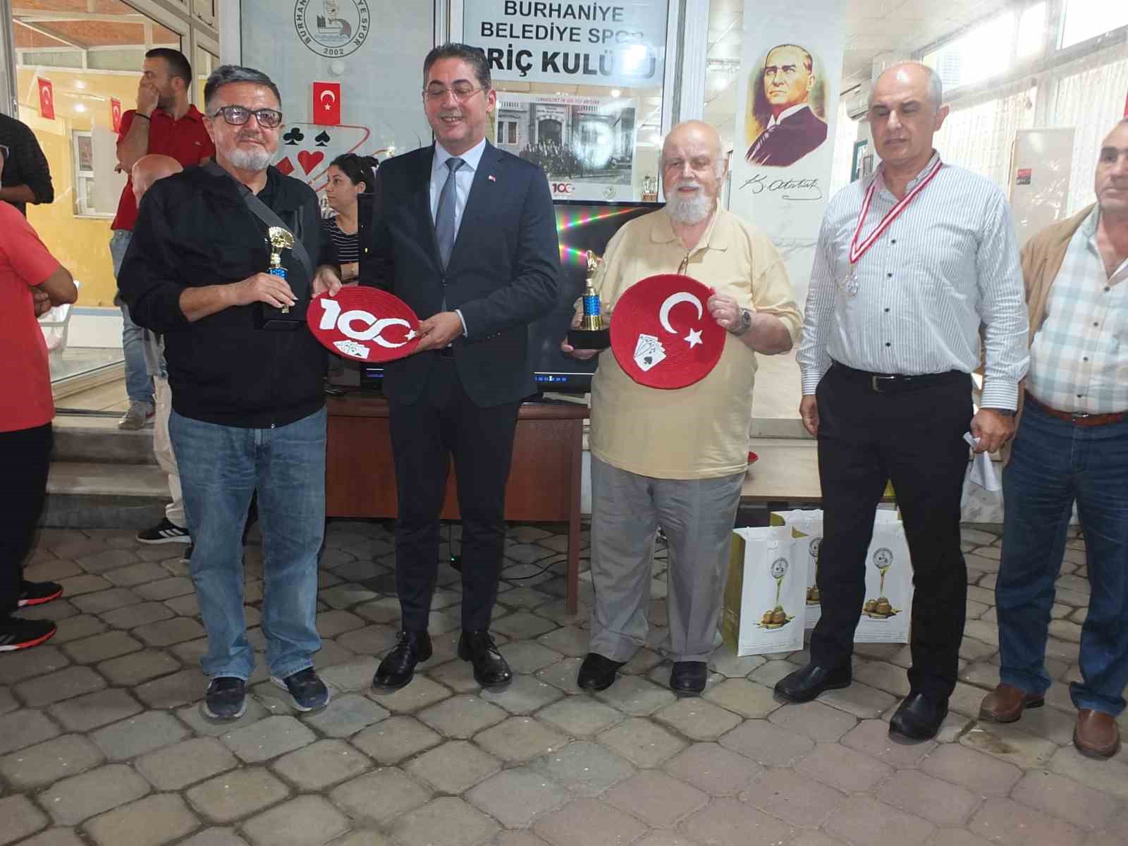 Balıkesir’de Briçte 100. Yıl ödülleri törenle verildi