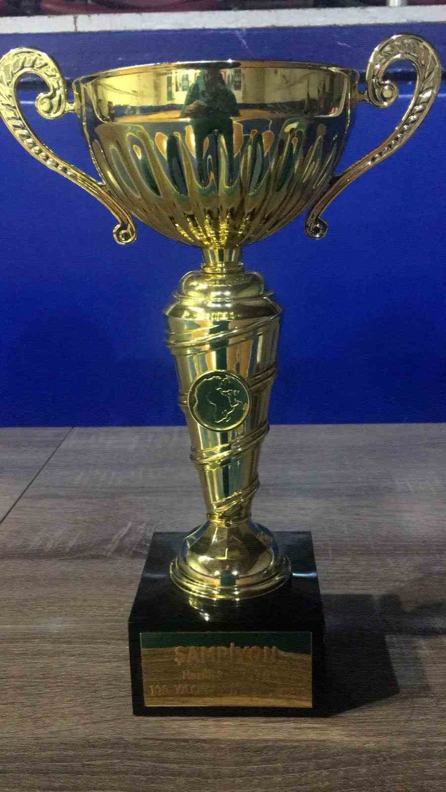 Sakarya Büyükşehir Basketbol hazırlık turnuvasında kupaya uzandı