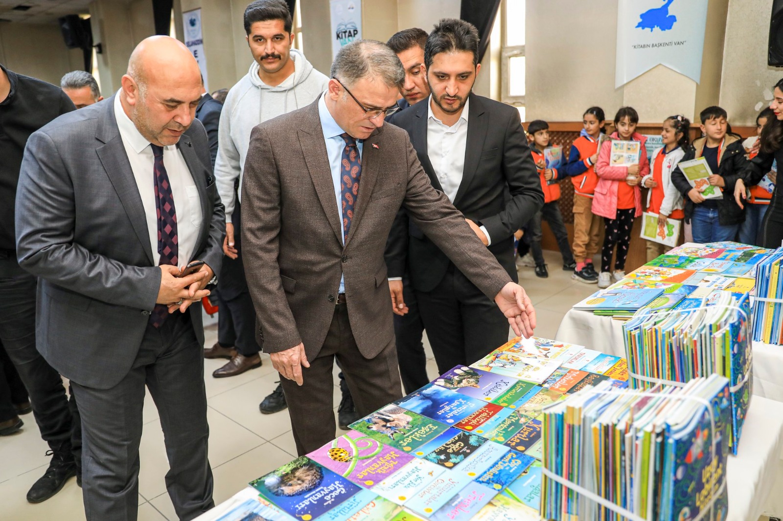 Kitap Van Projesinde Yeni Hedef 3 milyon