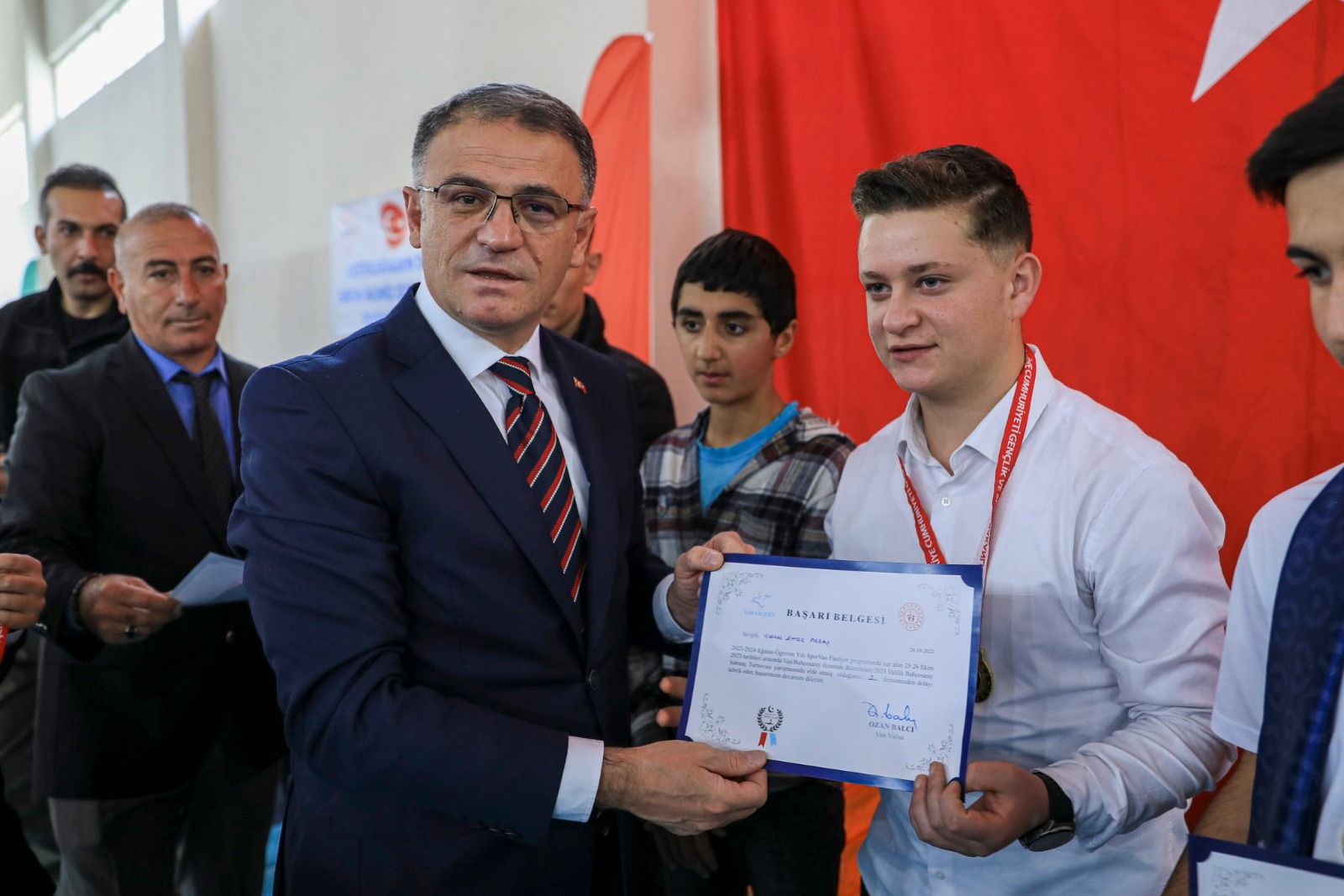 Bahçesaray’da satranç turnuvası düzenlendi